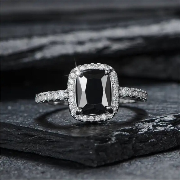 New Women’s 925 Silver Beautiful Sapphire Ring - Picture 2 of 4